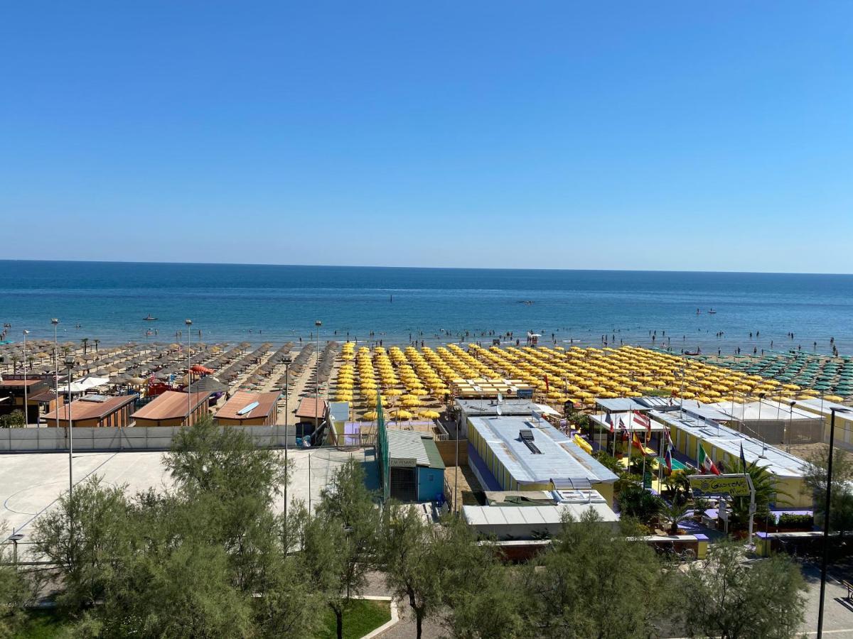 Hotel Nettuno Pesaro Exterior photo