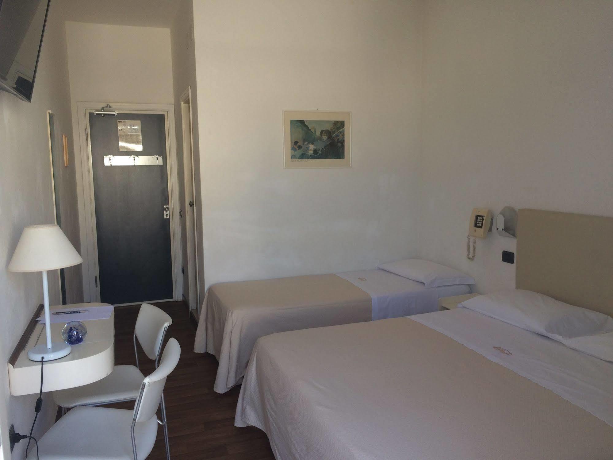 Hotel Nettuno Pesaro Exterior photo