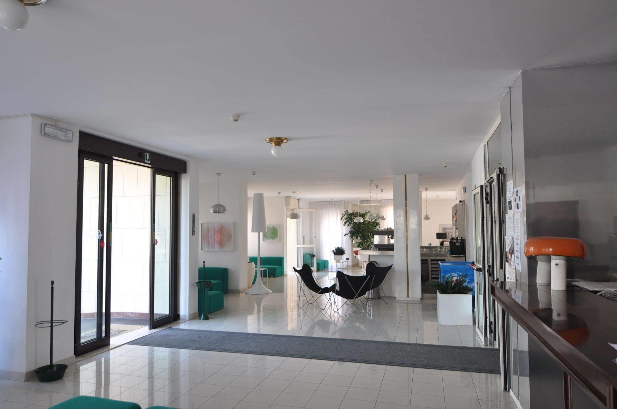 Hotel Nettuno Pesaro Exterior photo