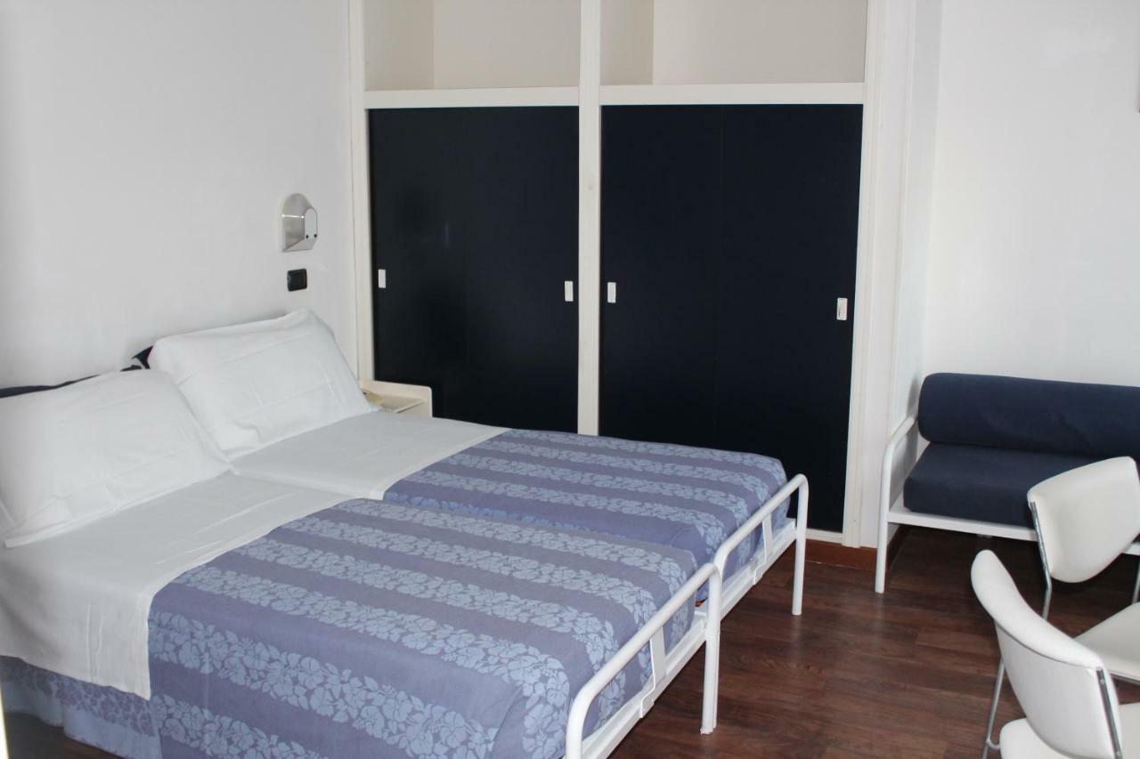 Hotel Nettuno Pesaro Exterior photo