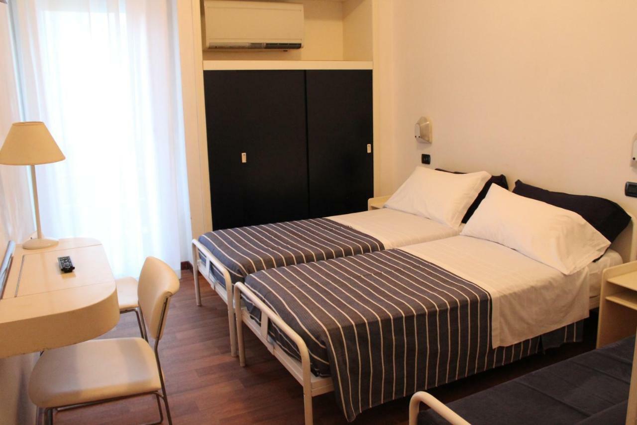 Hotel Nettuno Pesaro Exterior photo